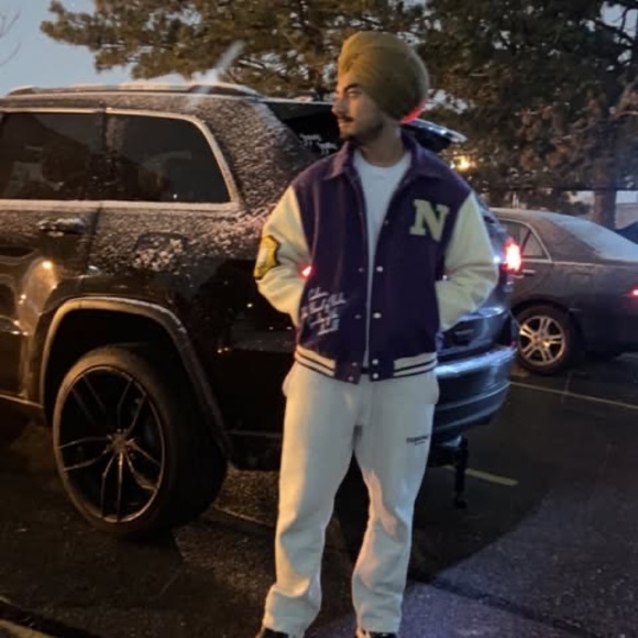 Meet your Posher, Arshdeep - Picture 1 of 1